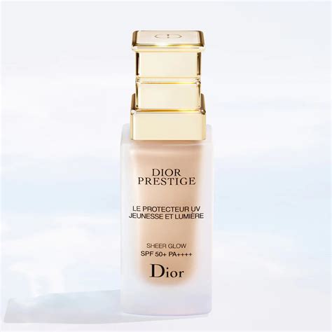 DIOR Prestige Le Protecteur UV Jeunesse Et Lumière Sheer .